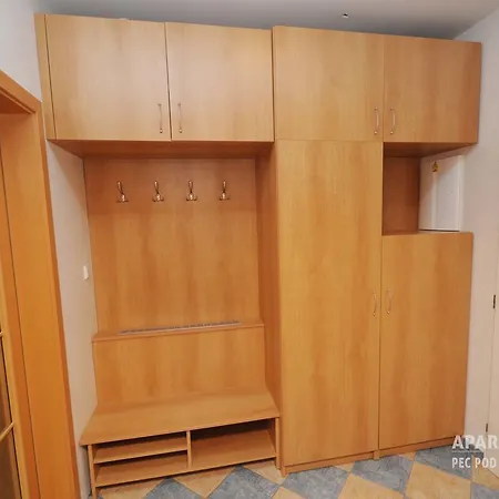 Apartman Pec Pod Snezkou アパート