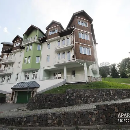 Apartman Pec Pod Snezkou * ペツ・ポト・スニェシュコウ