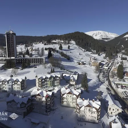 Apartman Pec Pod Snezkou アパート *